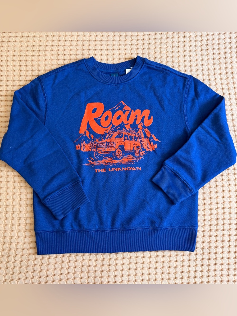 ✨ NWT Old Navy Boys Size Medium (8) Blue “Roam The Unknown” Graphic Sweatshirt